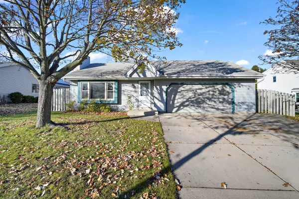 2720 E Emily Ave, Oak Creek, WI 53154