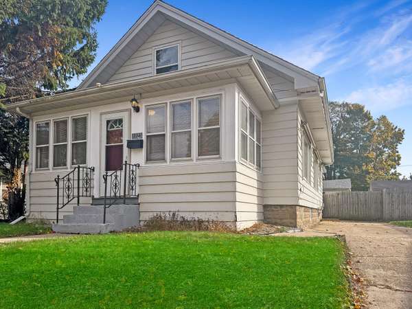 1023 E Main St, Waukesha, WI 53186