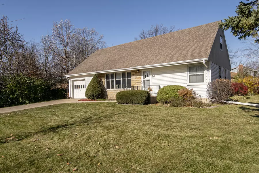 3406 W Bottsford Ave, Greenfield, WI 53221