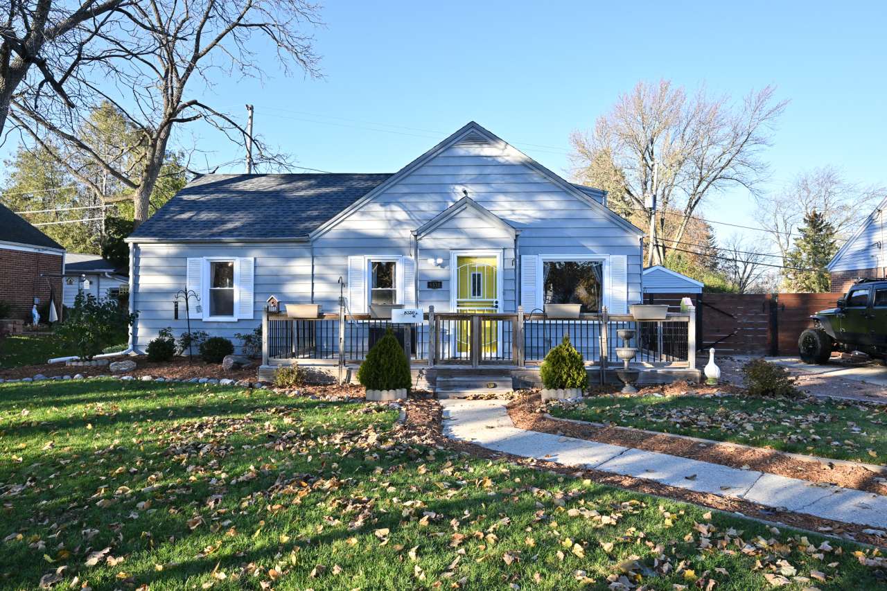 8530 W Cleveland Ave, West Allis, WI 53227
