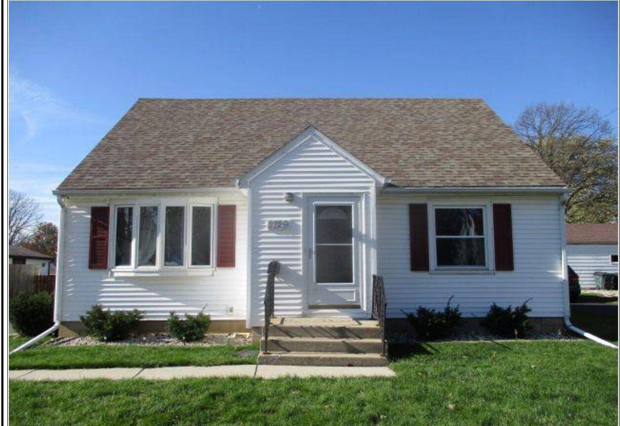 2729 S 98th St, West Allis, WI 53227