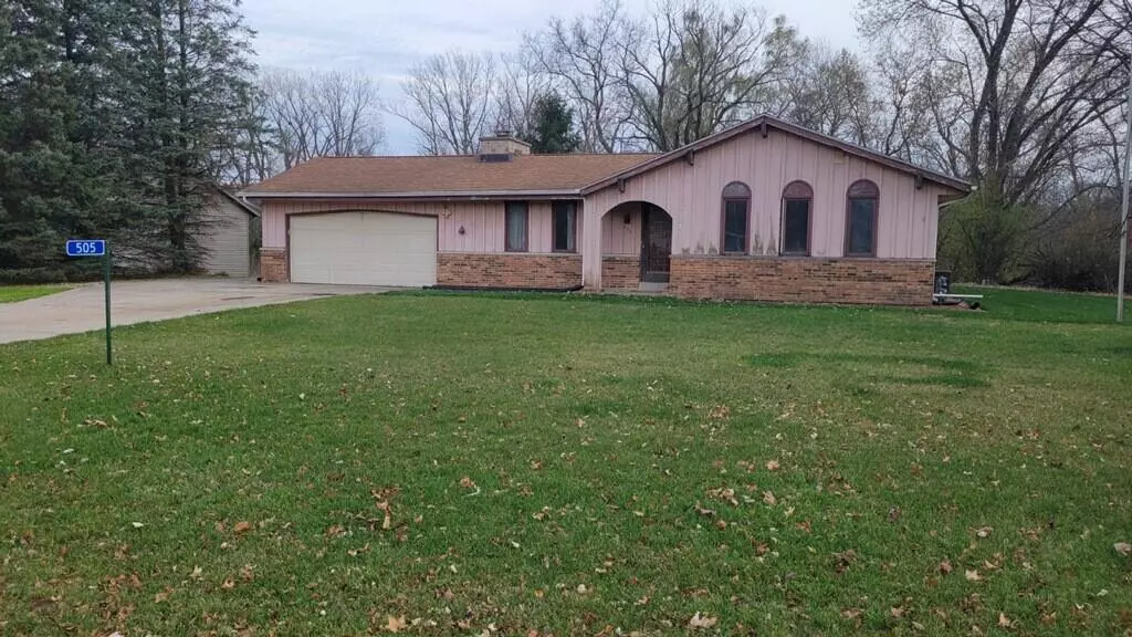 505 Fox Knoll Dr, Rochester, WI 53185