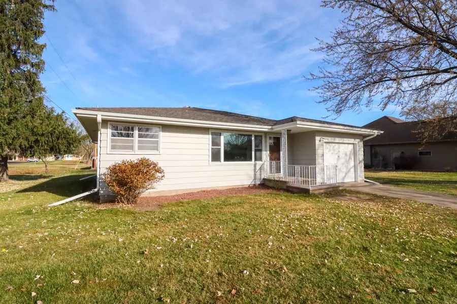 602 Dauphin St, Campbell, WI 54603