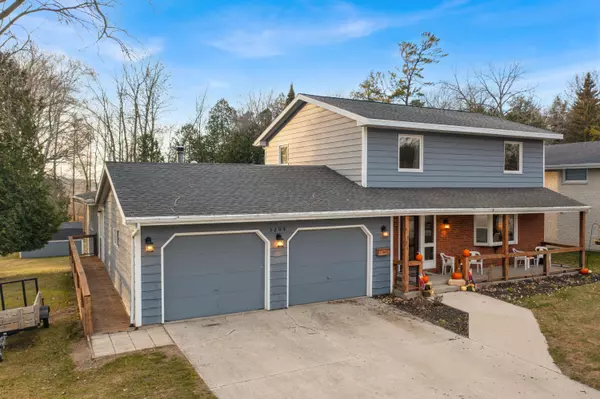 3204 Parkway Blvd, Two Rivers, WI 54241