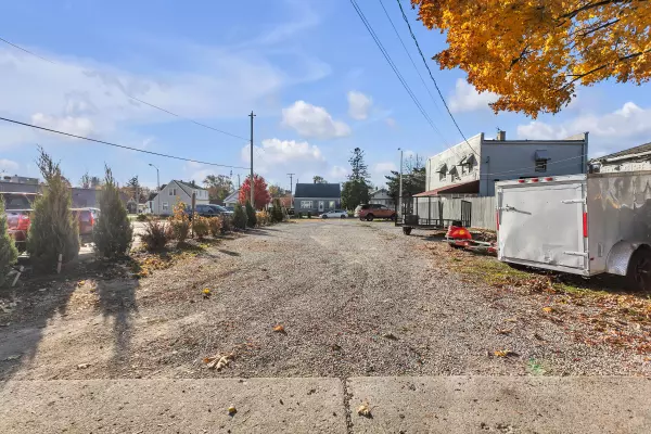 88 W Becher St, West Allis, WI 53227