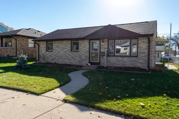 3403 E Bottsford Ave, Cudahy, WI 53110