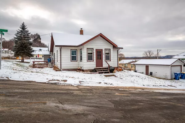 Genoa, WI 54632,304 Trout St