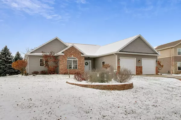 426 Fair Oaks Dr, Williams Bay, WI 53191