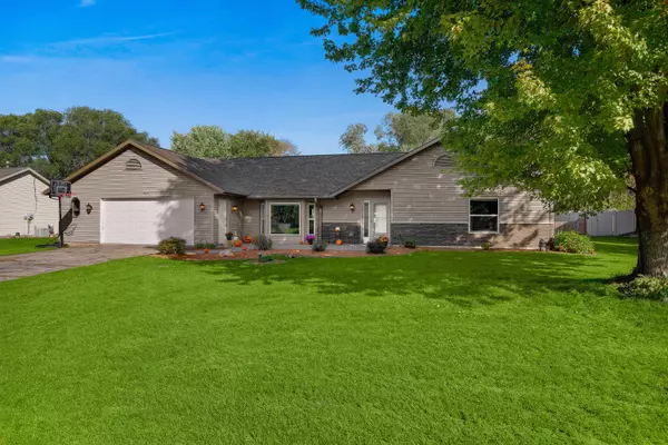 W8238 Woodview Dr, Onalaska, WI 54650