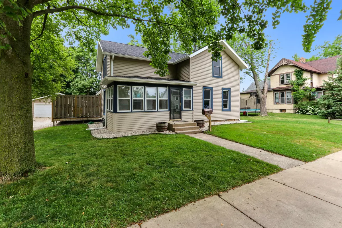 Elkhorn, WI 53121,220 N Washington St