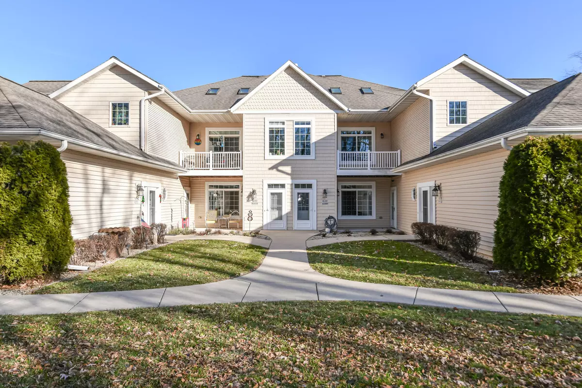 Oconomowoc, WI 53066,W397N5962 Autumn Woods Dr Unit 8