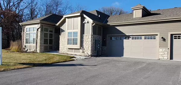 Muskego, WI 53150,S99W13956 Clubhouse Ct Unit 1-2