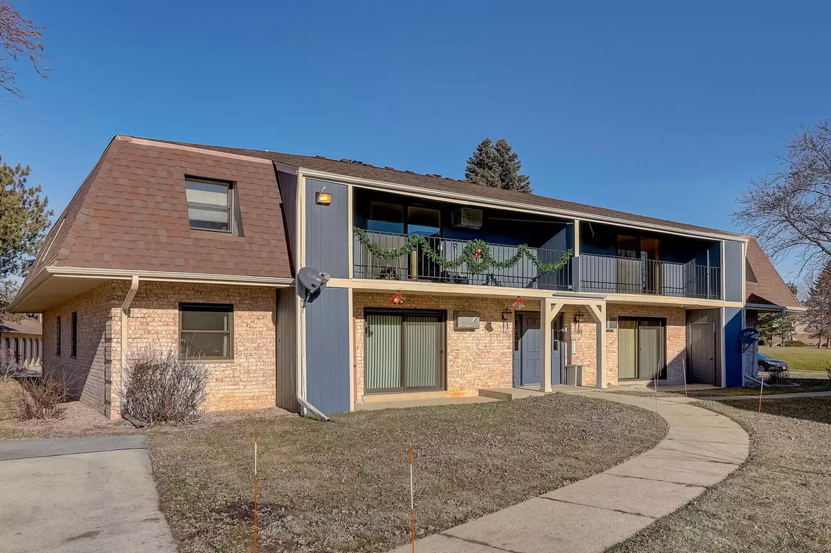 Greenfield, WI 53221,3215 W Mangold Ave Unit G