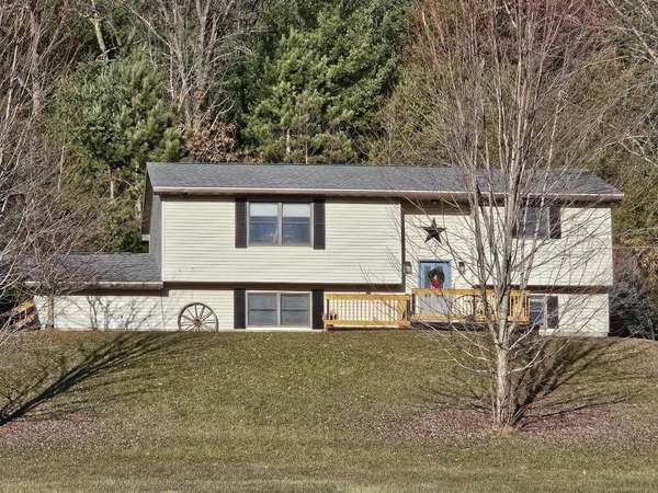 9184 Festival Ave, Sparta, WI 54656