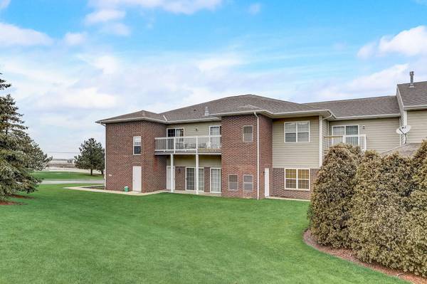 6865 99th Pl Unit AA, Pleasant Prairie, WI 53158