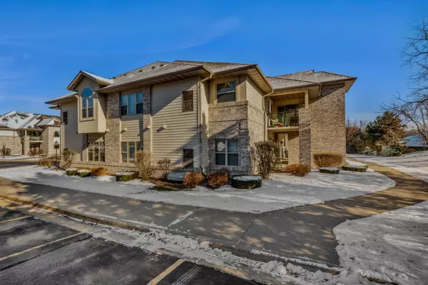 West Bend, WI 53090,450 N Silverbrook Dr Unit 105