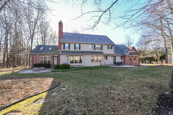 Mequon, WI 53092,106 W Dogwood Ct