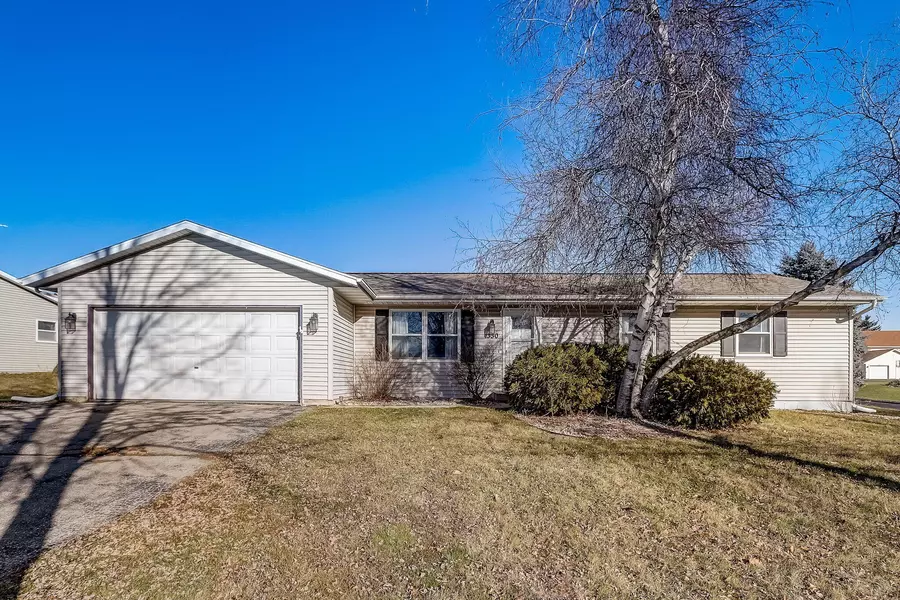 1330 Commonwealth Dr, Fort Atkinson, WI 53538