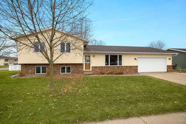 410 Lee Dr, West Salem, WI 54669