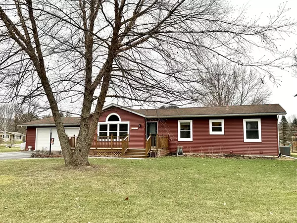 W5107 Kearns Ct, Shelby, WI 54601