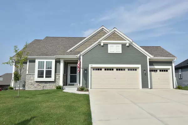 211 Countryside Dr, Slinger, WI 53086