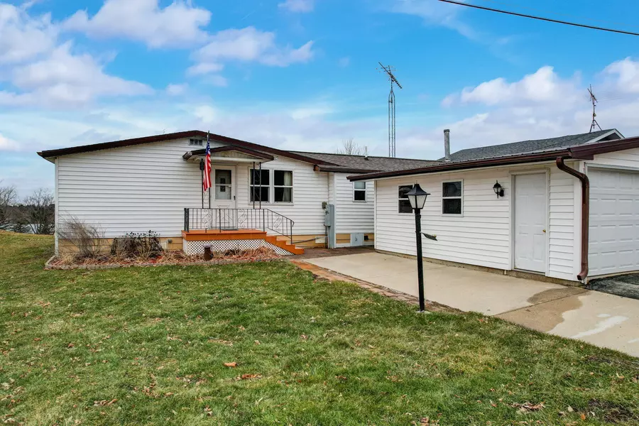 N3906 Pleasant View Ave, Osceola, WI 53011