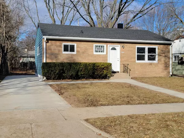 5483 N Prentiss St, Milwaukee, WI 53218