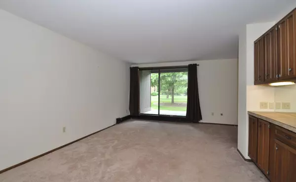 Greenfield, WI 53220,6100 W Stonehedge Dr Unit 167D