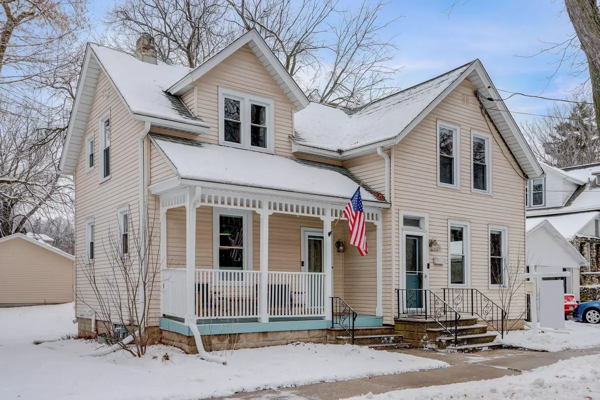 Cedarburg, WI 53012,W58N455 Hilbert Ave