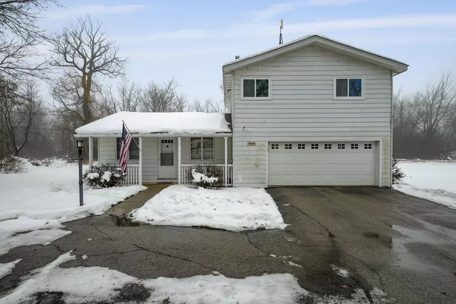 N1240 Veronica Rd, Bloomfield, WI 53128