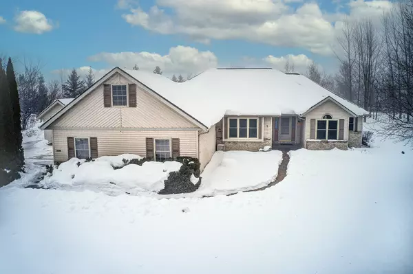 2106 Scenic Hill Trl, Richfield, WI 53076