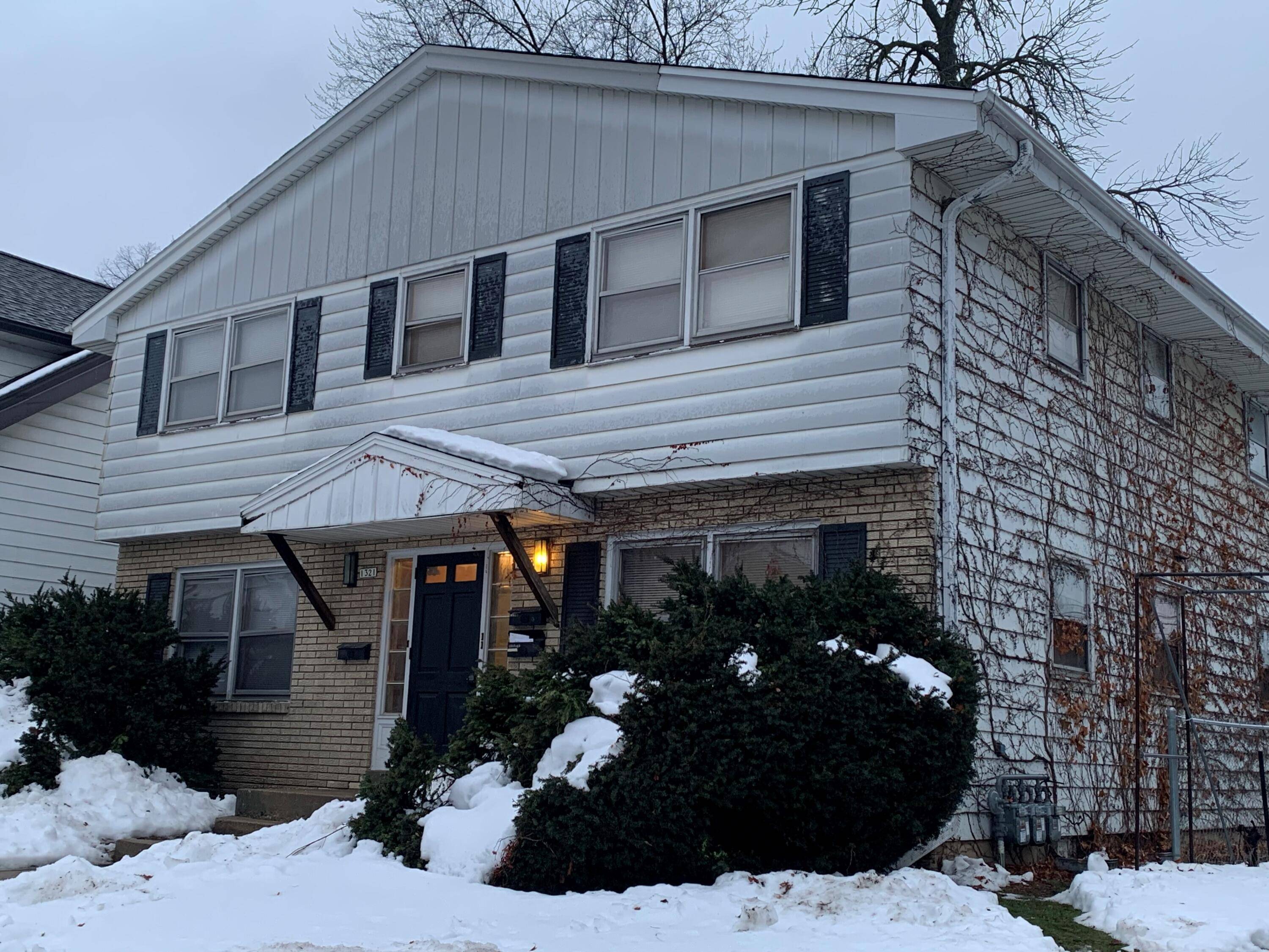 1319 S 72nd St Unit 1321, West Allis, WI 53214