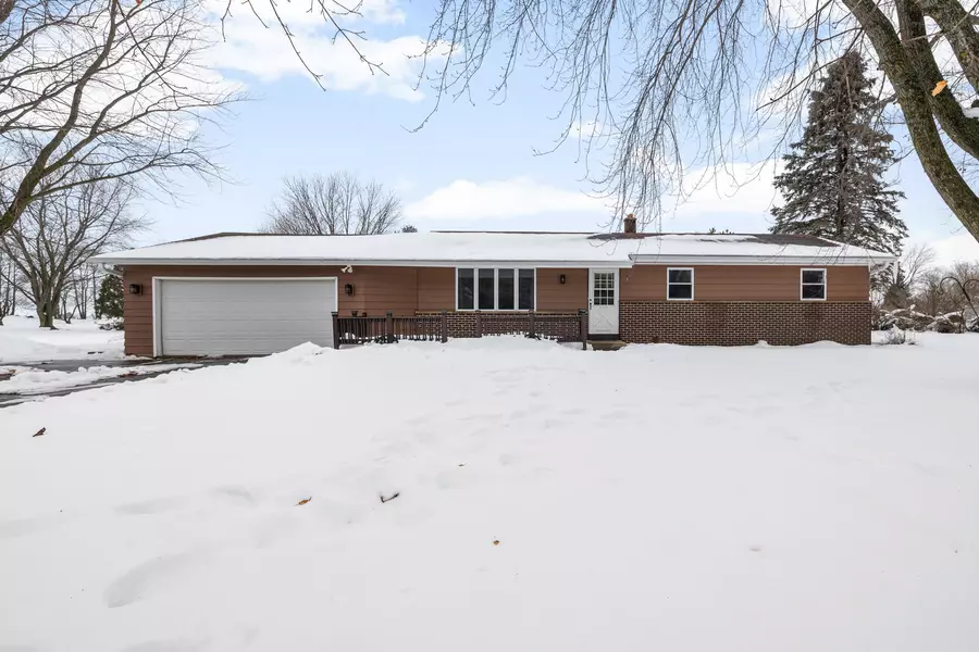 6185 W Linden Dr, Addison, WI 53095