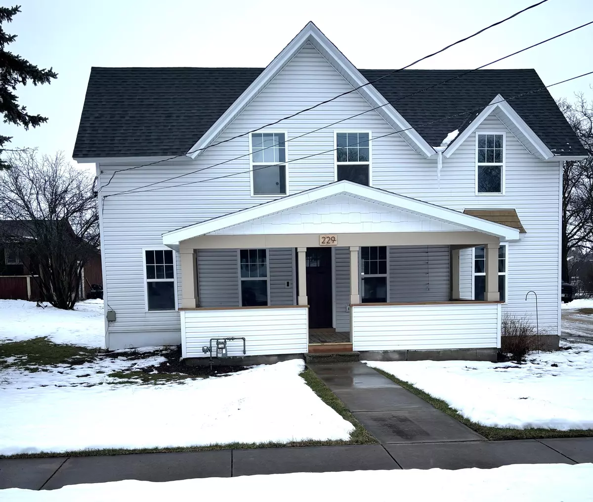 Darien, WI 53114,229 Oak St