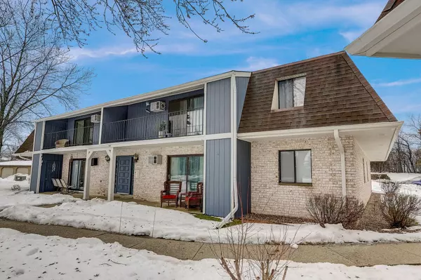 3207 W Mangold Ave Unit H, Greenfield, WI 53221