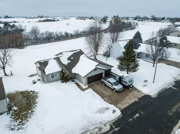 N1617 Servais Collern Rd, Greenfield, WI 54601