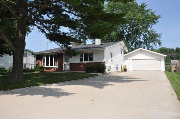 12309 41st Ave, Pleasant Prairie, WI 53158