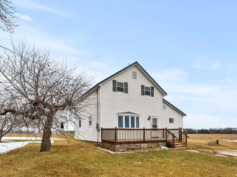 13423 Mraz Rd, Mishicot, WI 54228