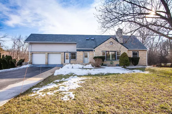 17303 W Greenfield Ave, New Berlin, WI 53146