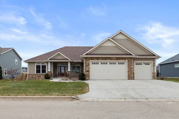 7844 Fredricksburg Ct, Bristol, WI 53104