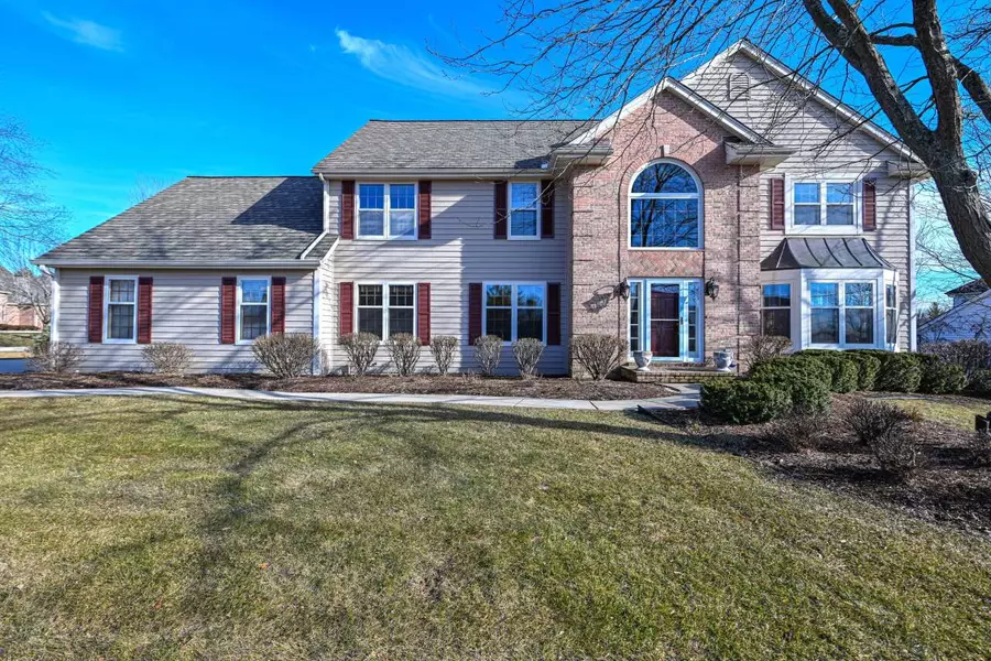 10428 Gazebo Hill Pkwy E, Mequon, WI 53092