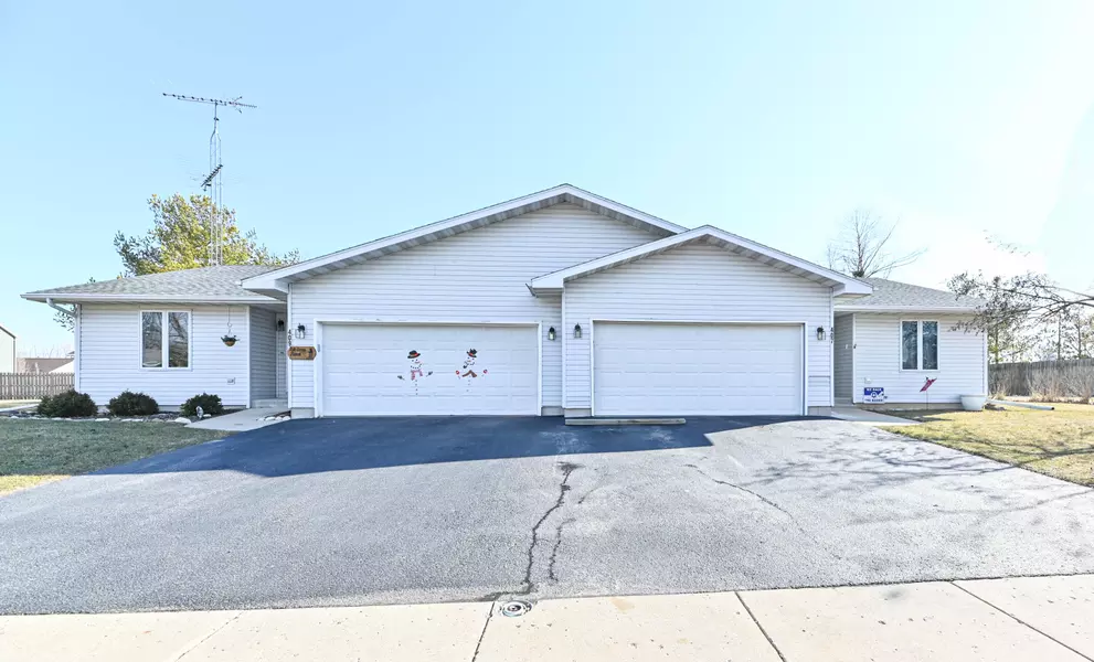 407 Patricia St Unit 409, Elkhorn, WI 53121