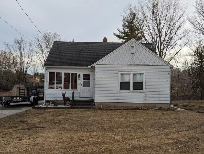 404 E Church St, Mishicot, WI 54228