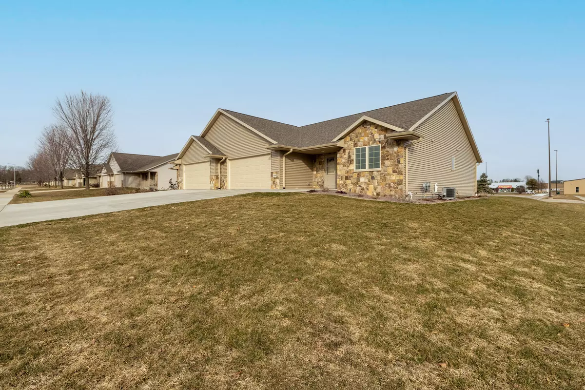 Lomira, WI 53048,300 Clover Ln