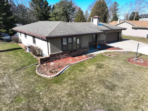 Waukesha, WI 53188,106 Crestwood Dr