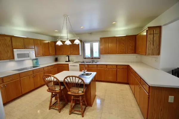 Muskego, WI 53150,W194S8412 Summeridge Ct