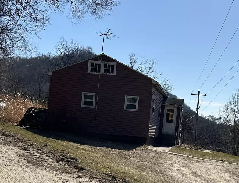 W1475 Chipmunk Ridge Rd, Bergen, WI 54658