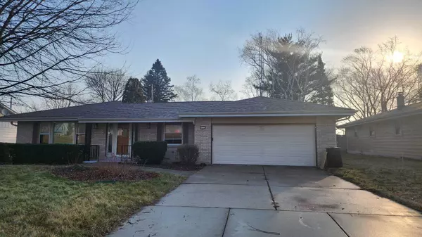 9310 S 8th Ave, Oak Creek, WI 53154