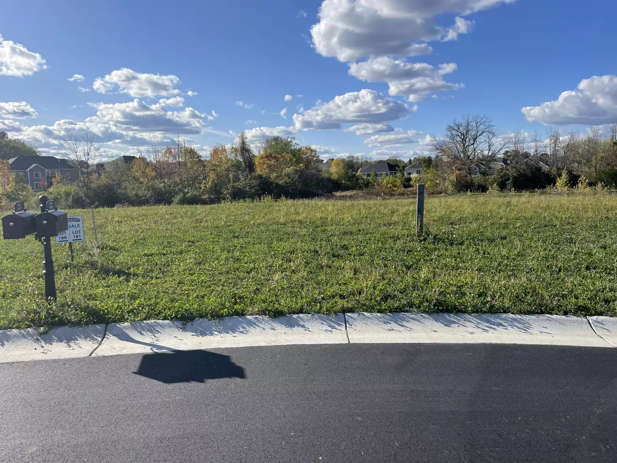 Pewaukee, WI 53072,W221N4513 Timber Ct Unit Lt181