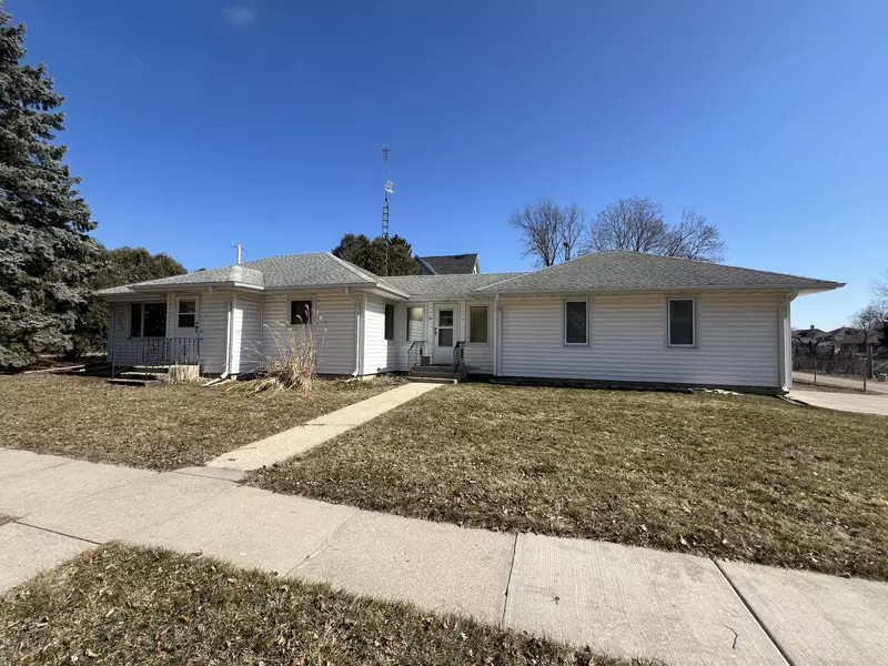 74 Shirley St, Fort Atkinson, WI 53538